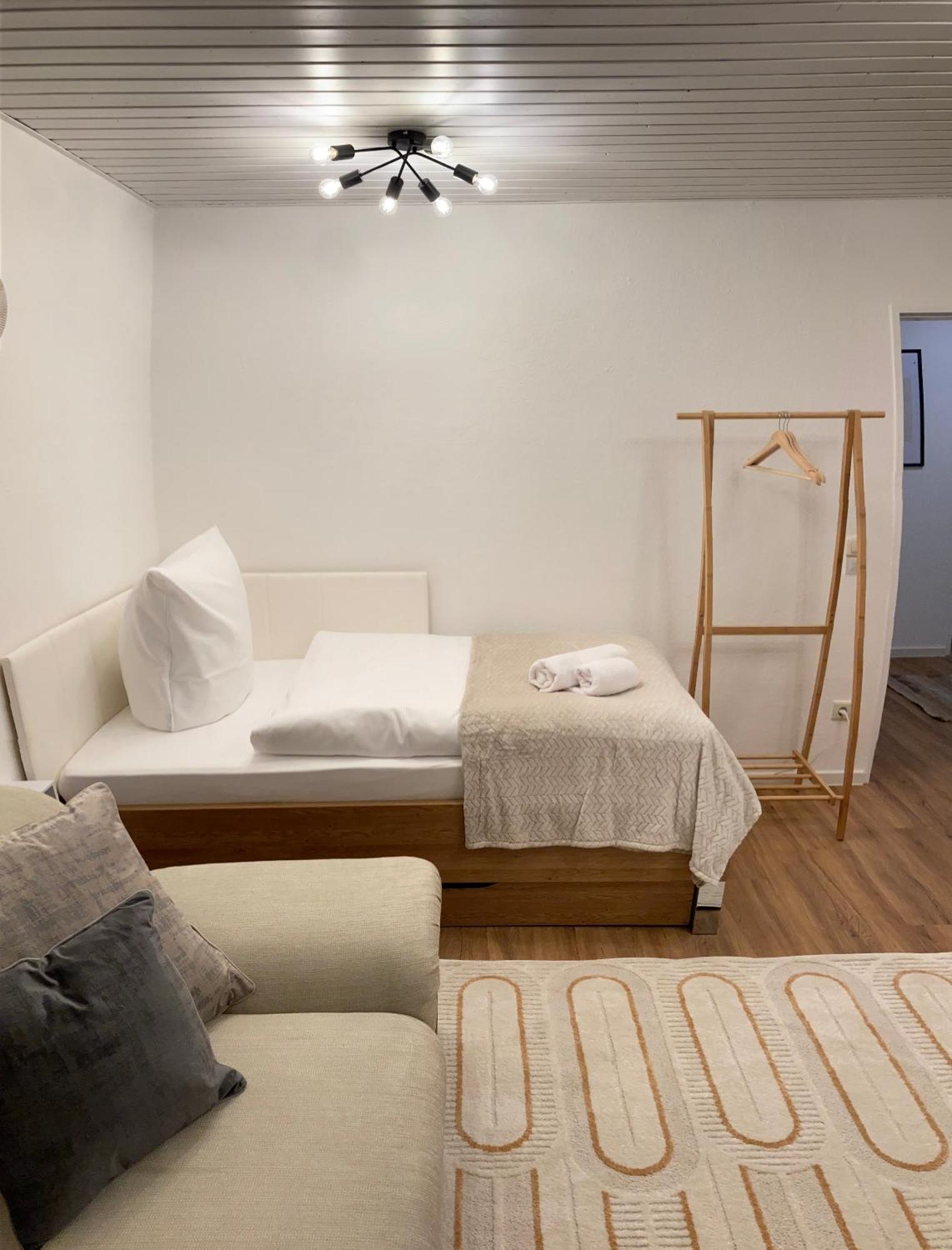 Anjas Appartement I Zentral I 81 Qm Stilvolle Geraeumige Wohnung I Parkplaetze Vorhanden Osnabrück Exterior foto
